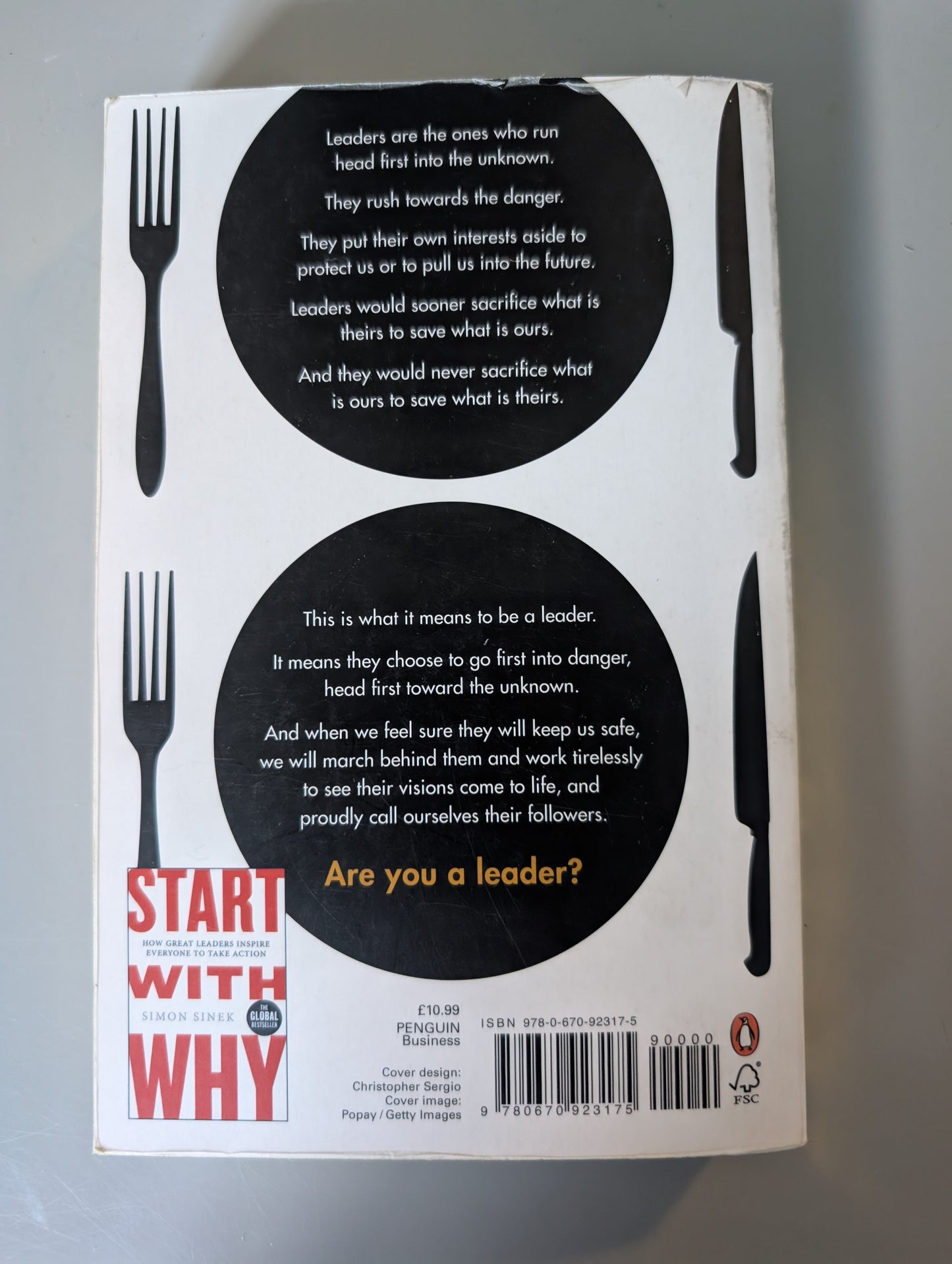 Leaders Eat Last: Why Some Teams Pull Together and Others Don't (Paperback) by Simon Sinek