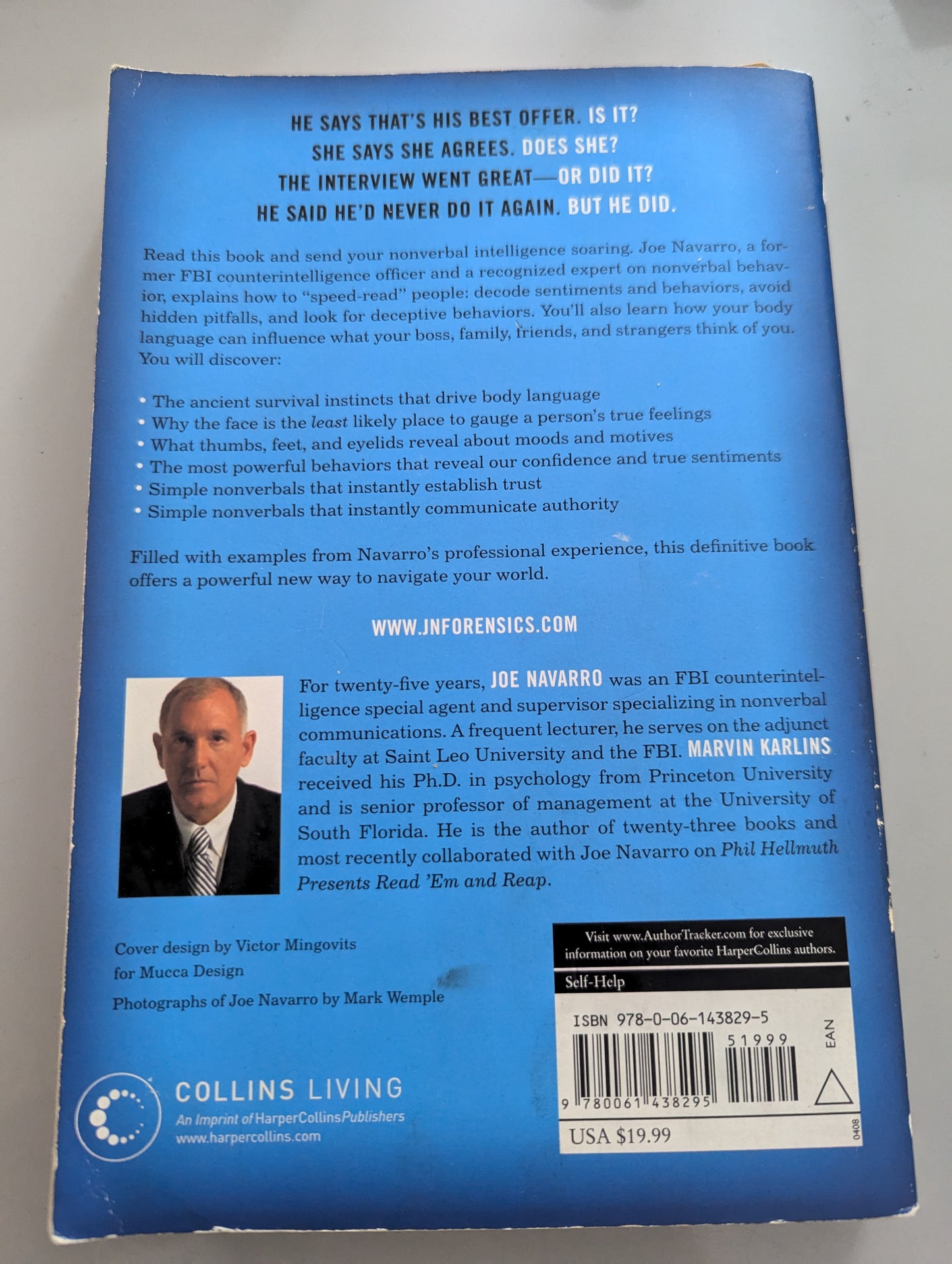 What Every BODY is Saying: An Ex-FBI Agent's Guide to Speed-Reading People (Paperback) by Joe Navarro