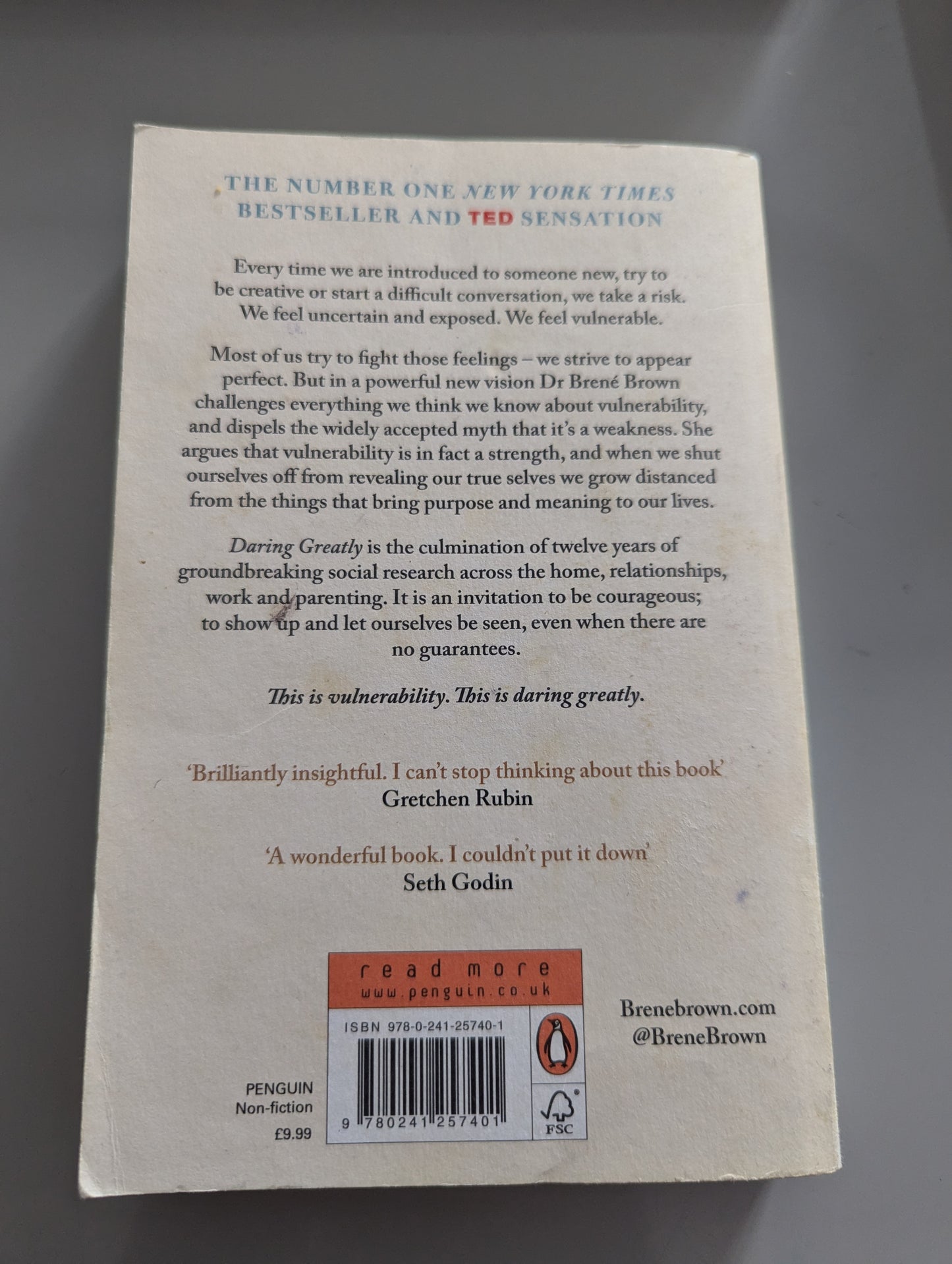 Daring Greatly: How the Courage to Be Vulnerable Transforms the Way We Live, Love, Parent, and Lead (Paperback)by Brene Brown