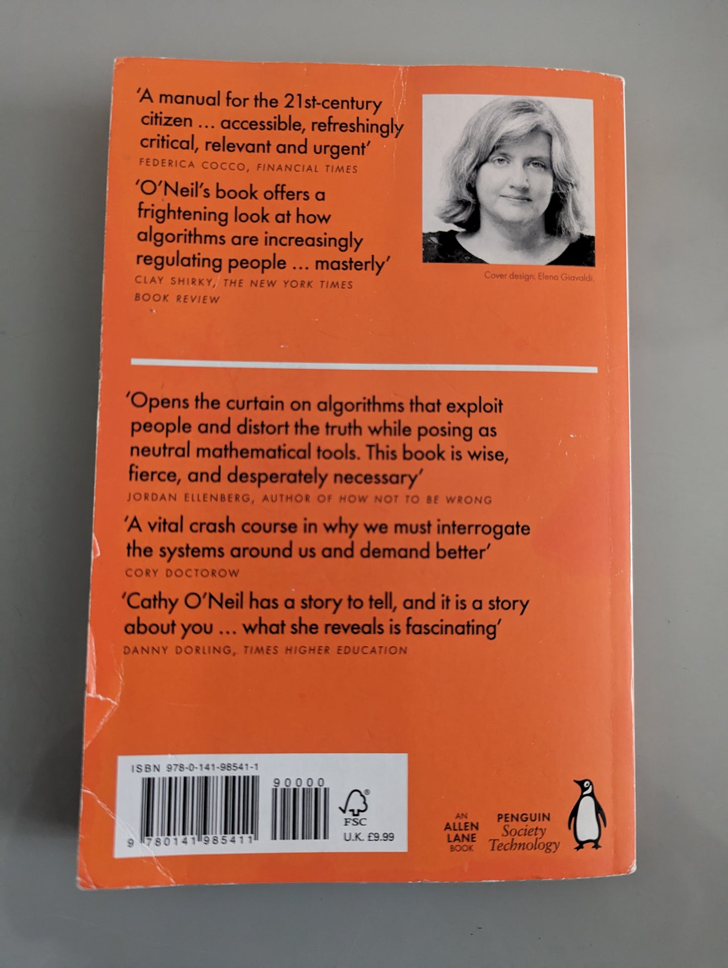 Weapons of Math Destruction: How Big Data Increases Inequality and Threatens Democracy (Paperback) by Cathy O'Neil