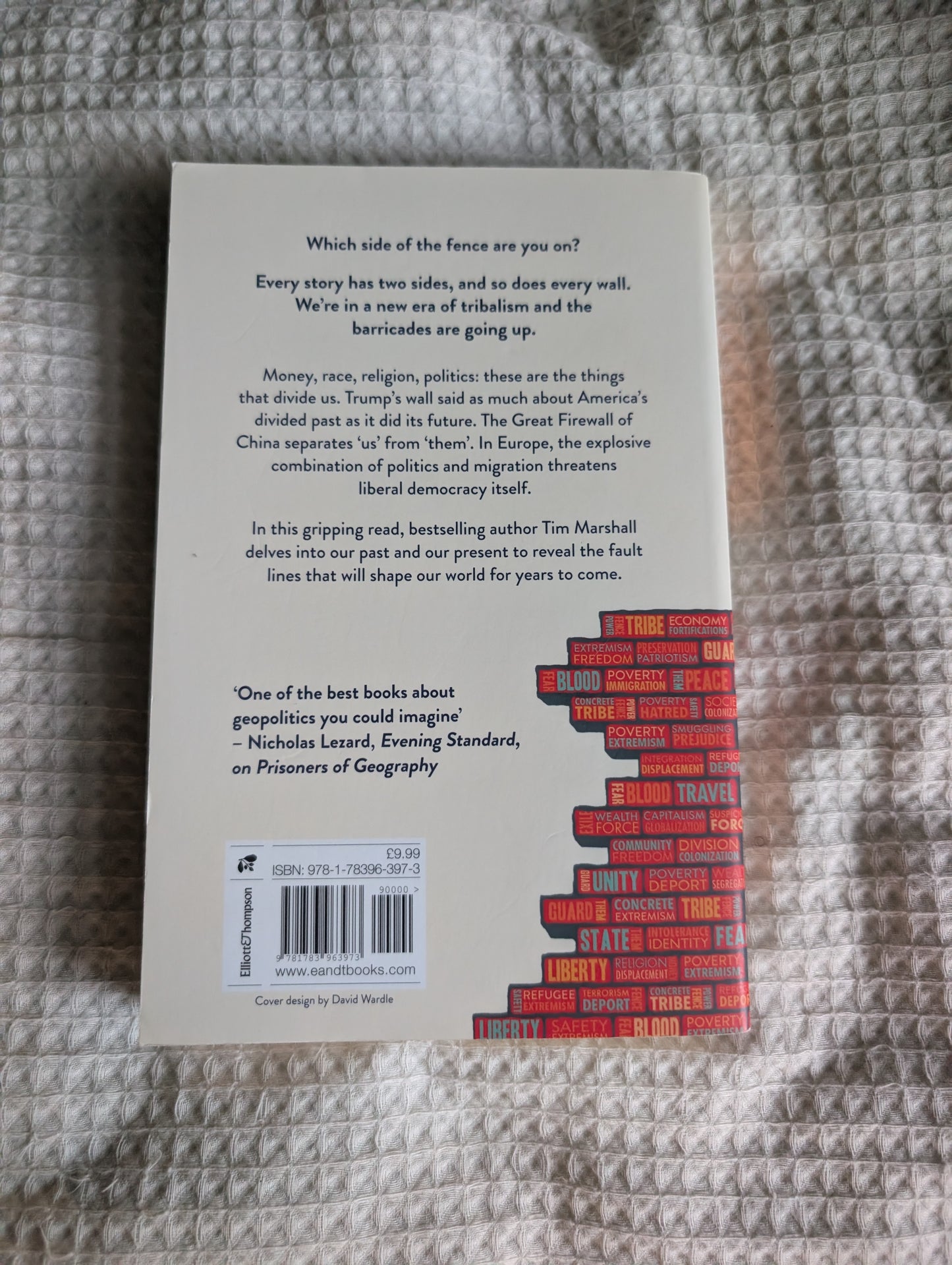 Divided: Why We're Living in an Age of Walls (Paperback) by Tim Marshall